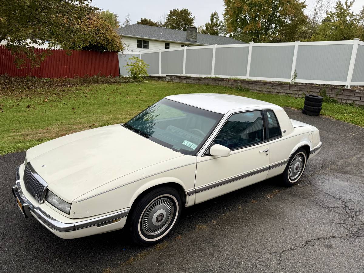 Buick-rialta-1989-white-15