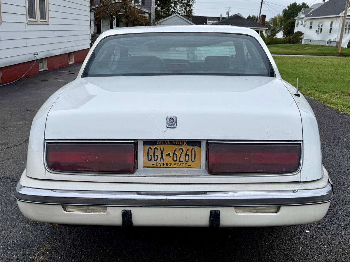 Buick-rialta-1989-white-3