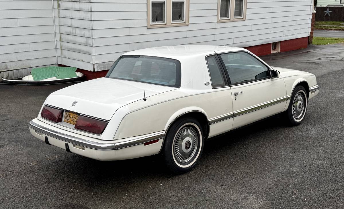 Buick-rialta-1989-white-4