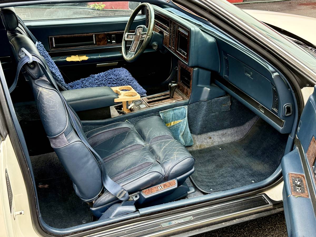 Buick-rialta-1989-white-5
