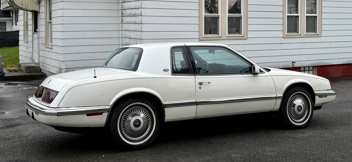 Buick-rialta-1989-white-8