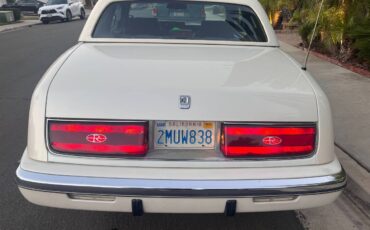 Buick-rivera-1989-17