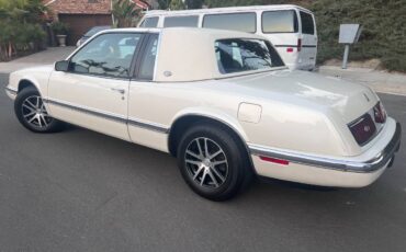 Buick-rivera-1989-27