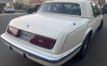 Buick-rivera-1989-53