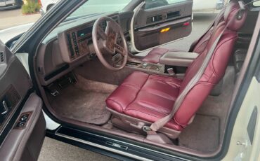 Buick-rivera-1989-57