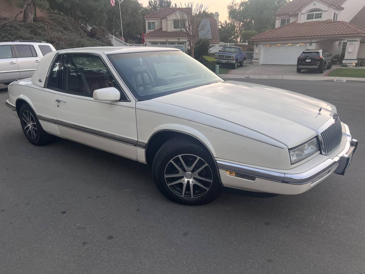 Buick-rivera-1989-9