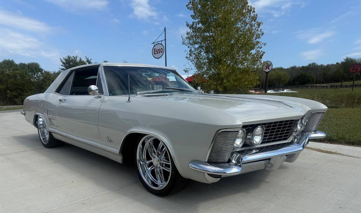 Buick-riviera-1963-grey-8