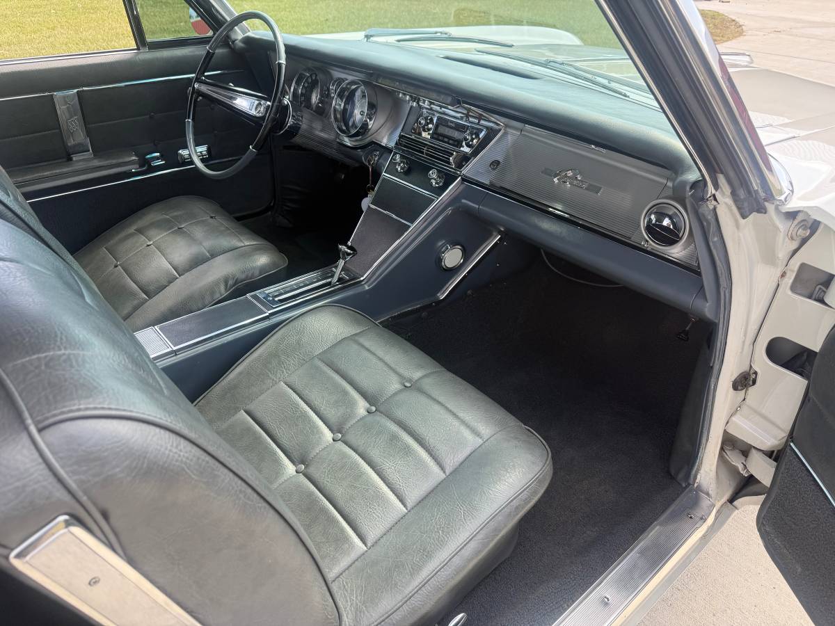 Buick-riviera-1963-grey-9