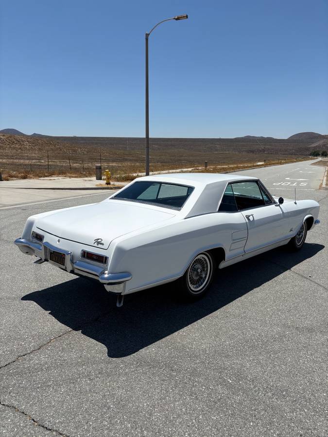 Buick-riviera-1964-white-1