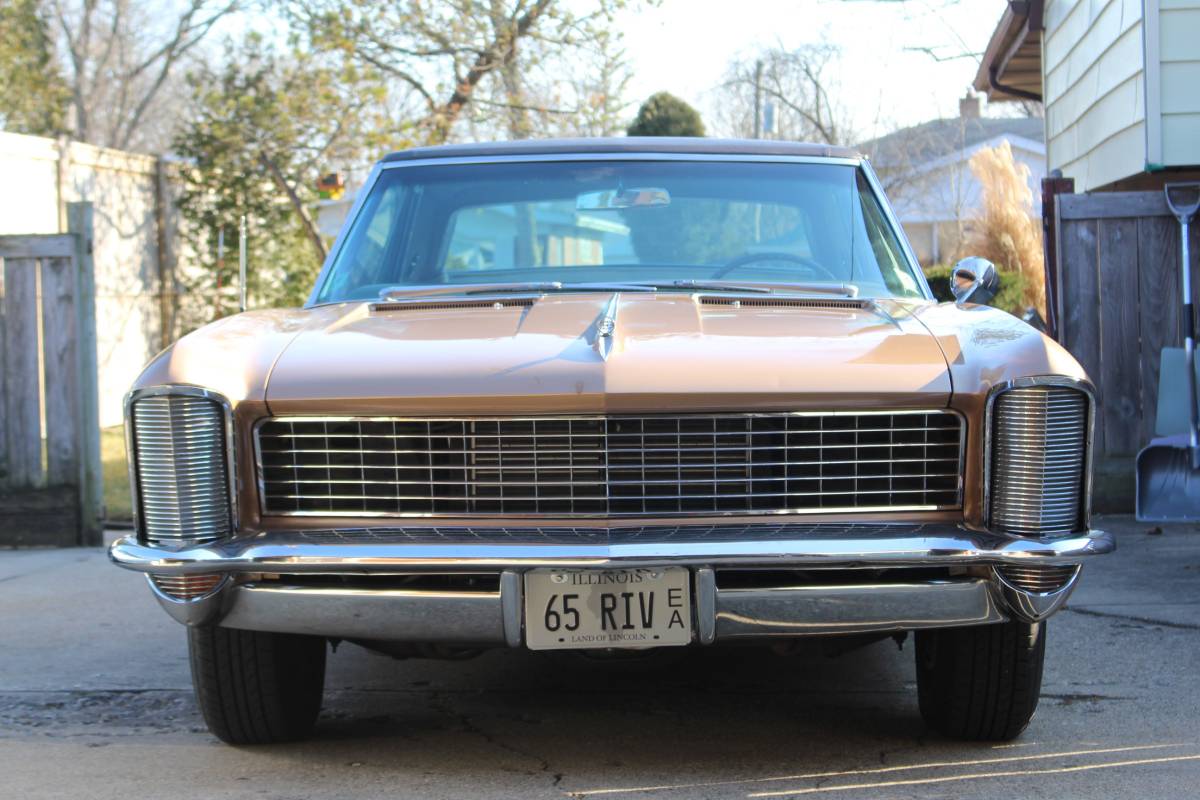 Buick-riviera-1965-custom-1
