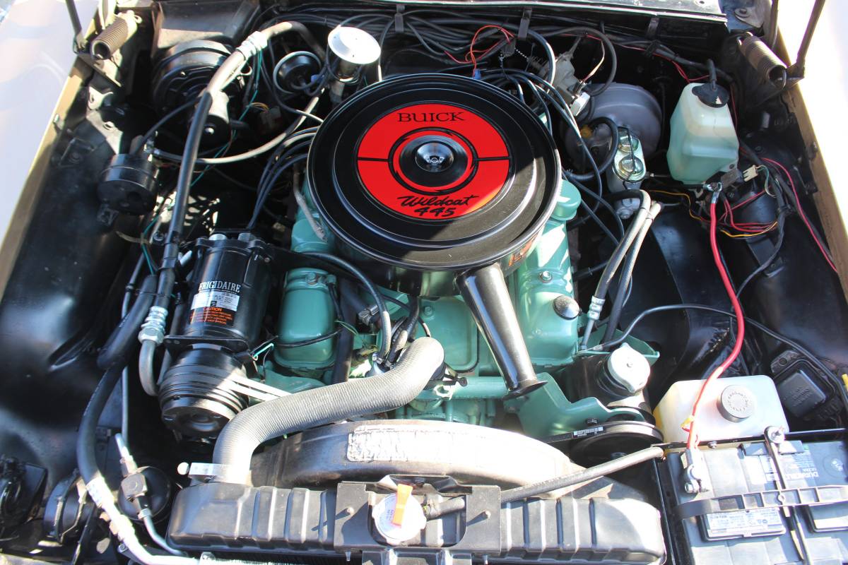 Buick-riviera-1965-custom-12
