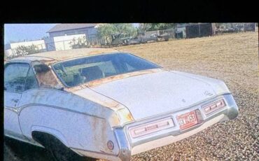 Buick-riviera-1970-white-4