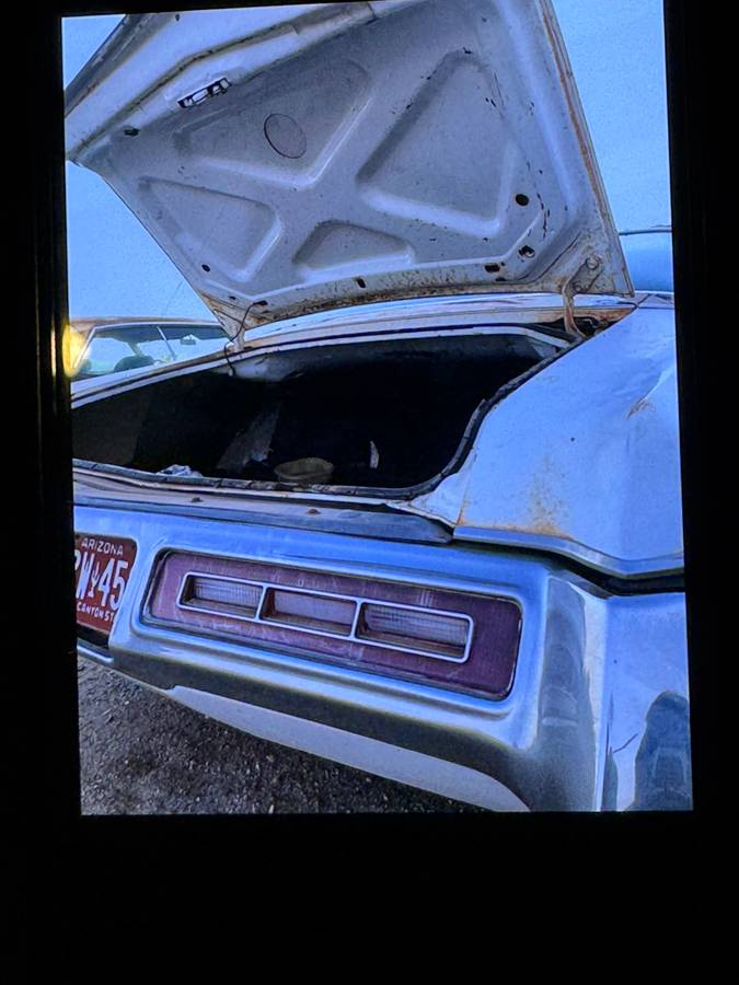 Buick-riviera-1970-white-5
