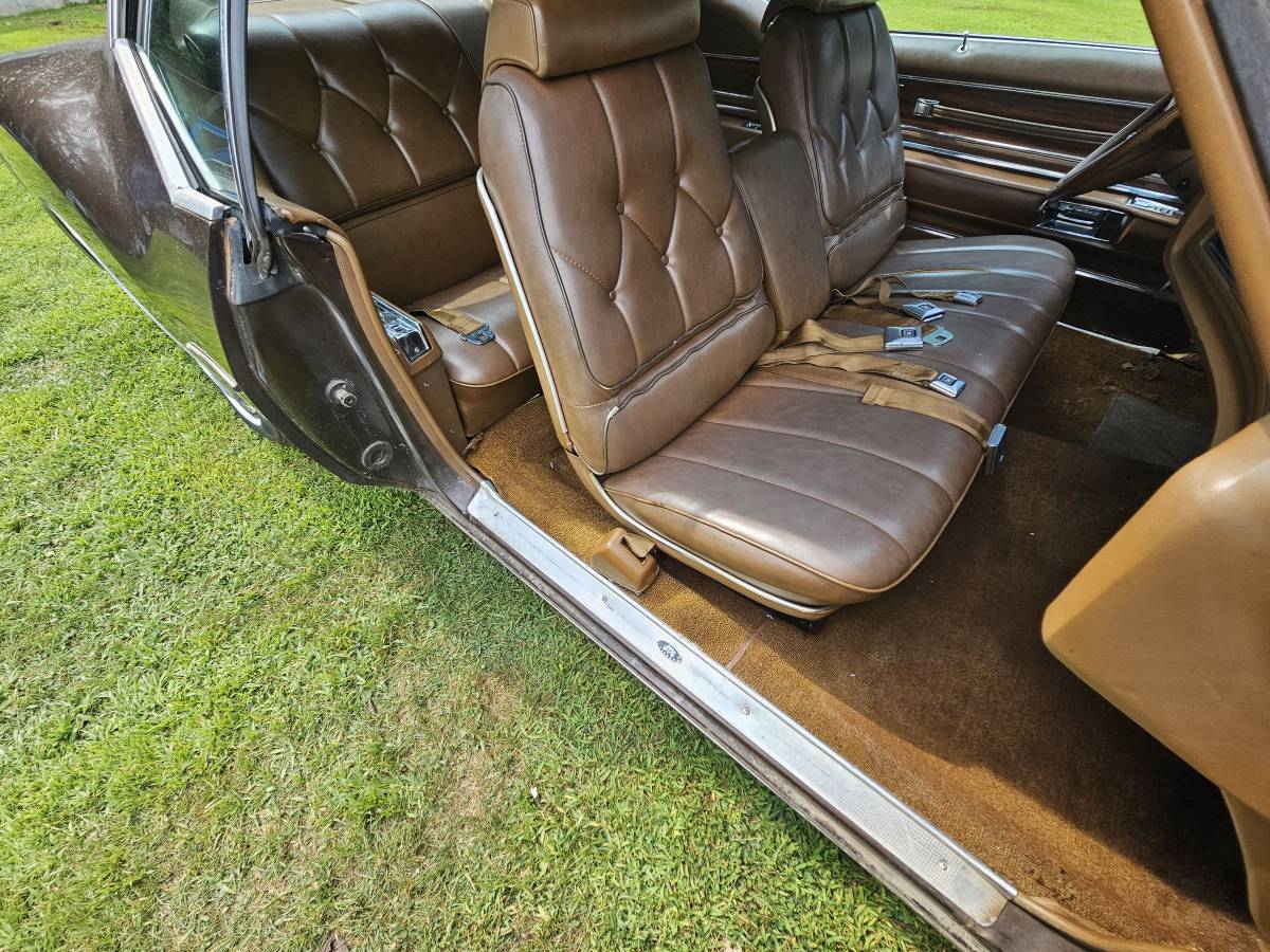 Buick-riviera-1971-brown-7