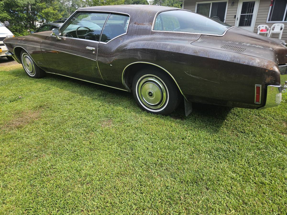 Buick-riviera-1971-brown