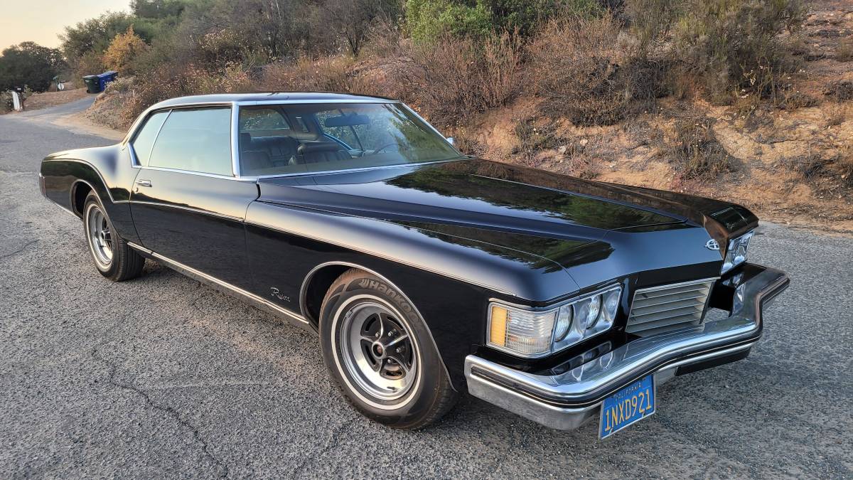 Buick-riviera-1973-black-10