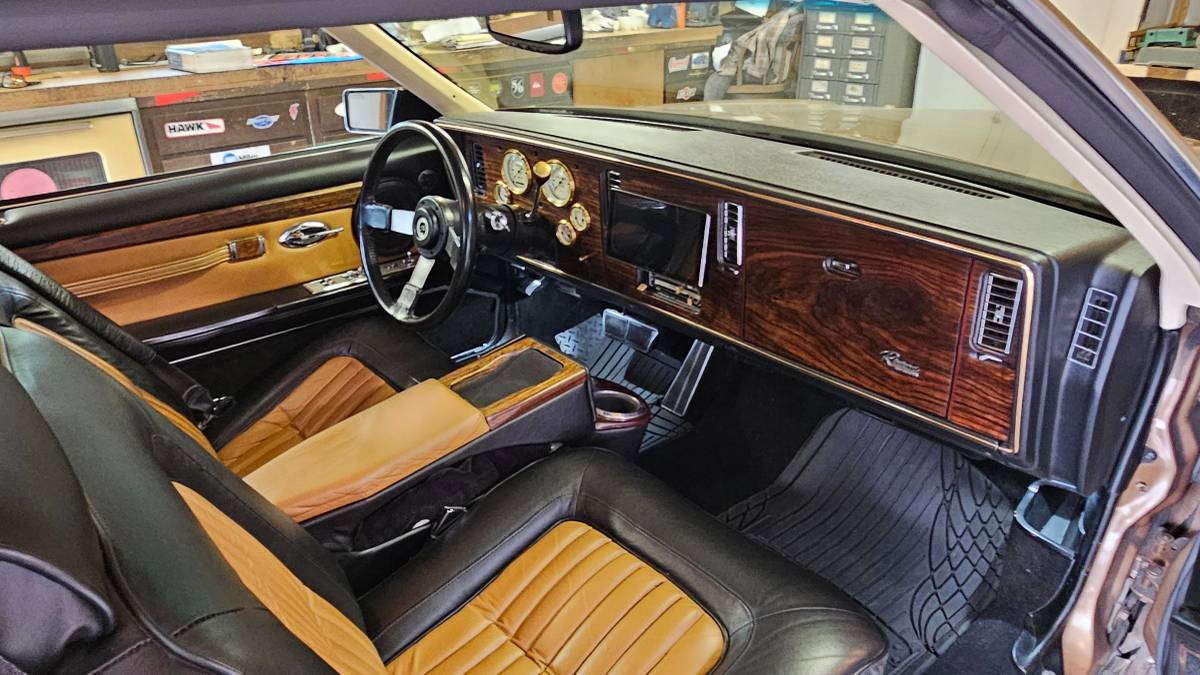 Buick-riviera-1979-custom-1