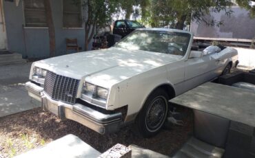 Buick-riviera-1983-4