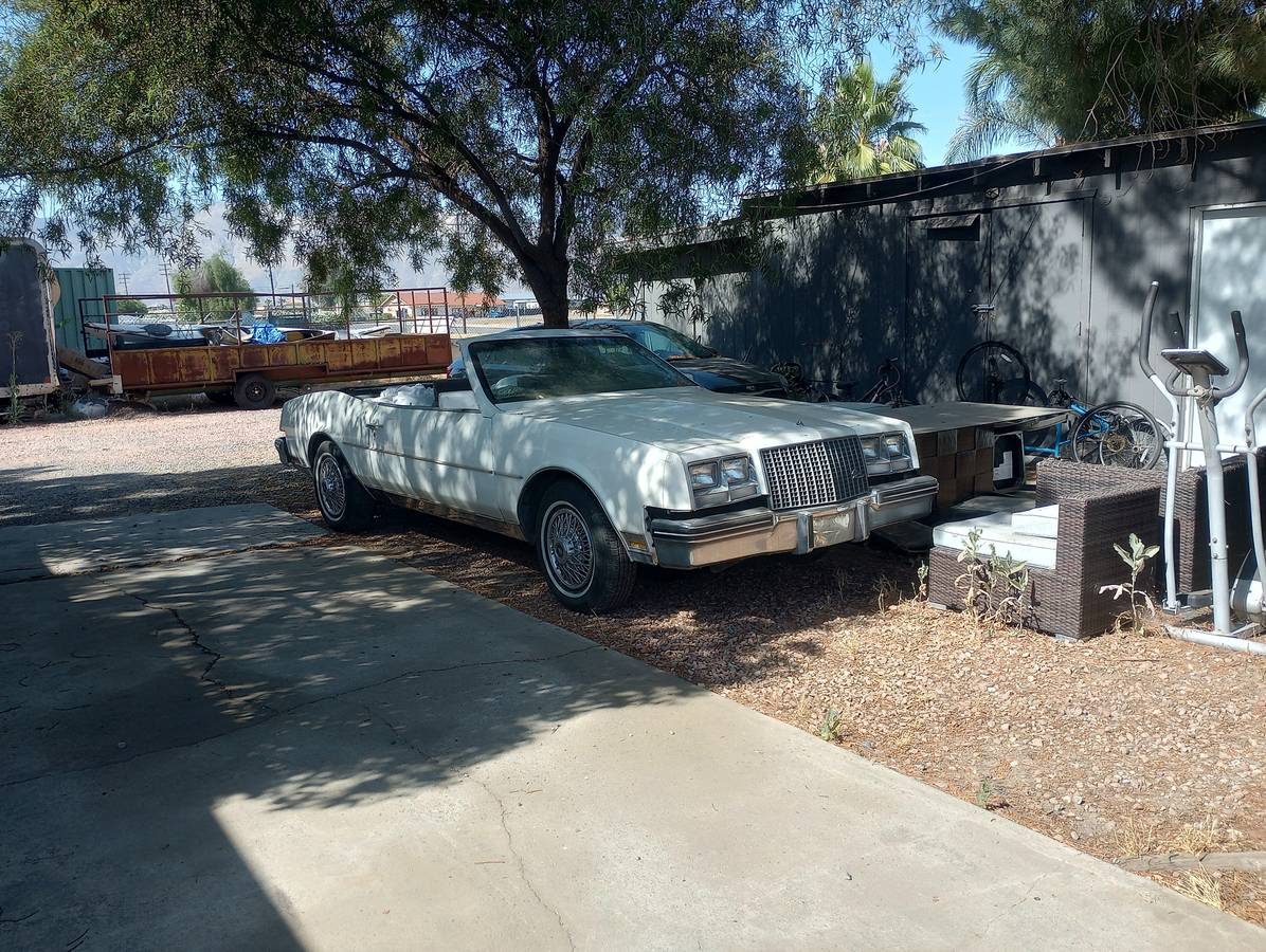 Buick-riviera-1983-5