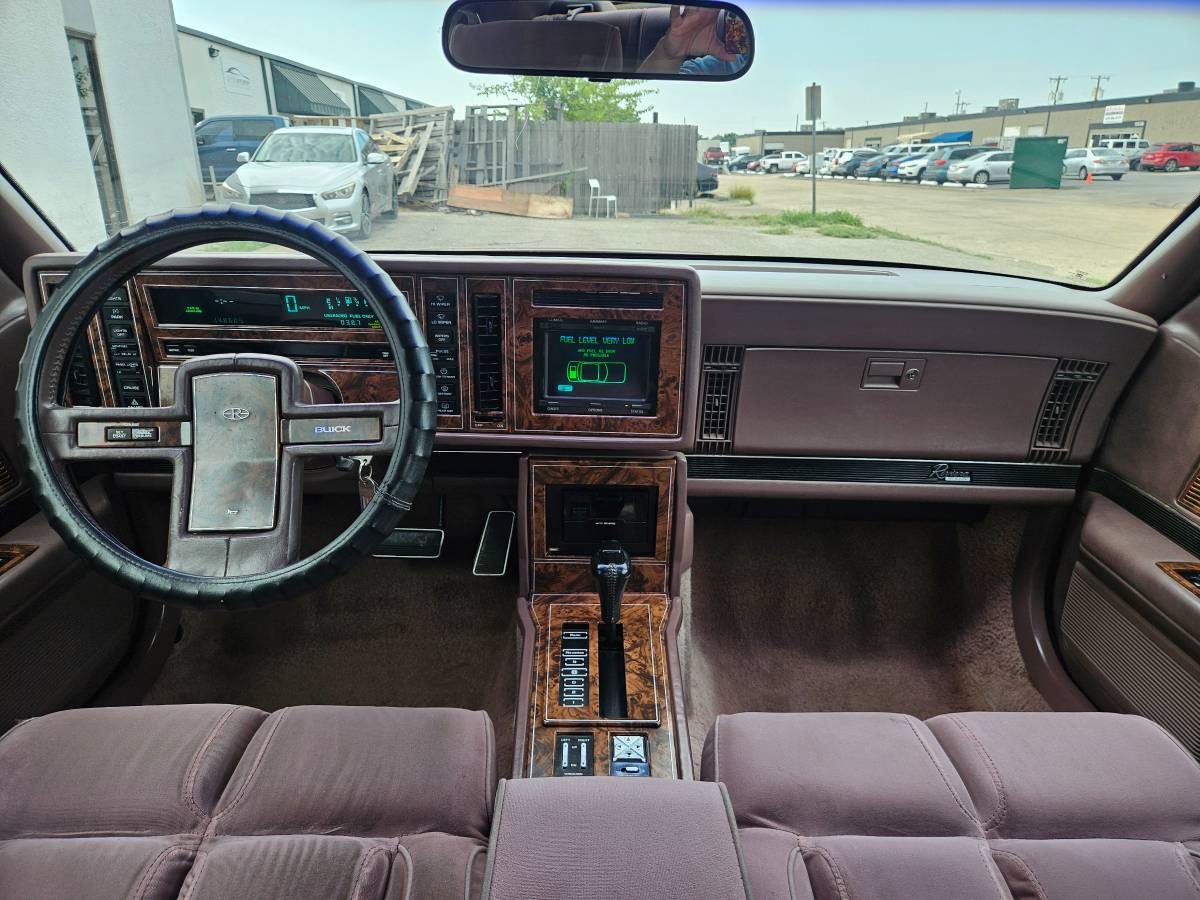 Buick-riviera-1989-brown-20