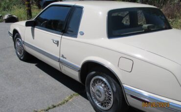 Buick-riviera-1991-17