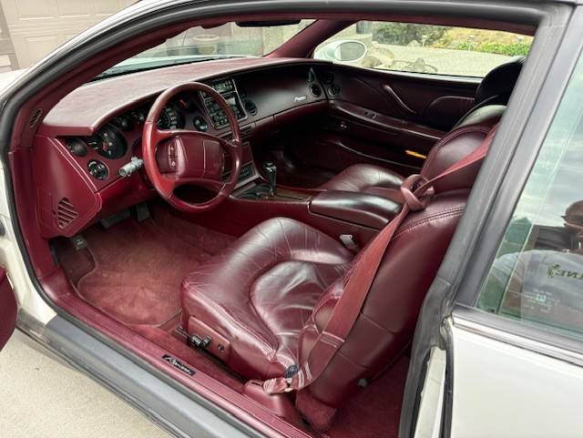 Buick-riviera-1996-white-4