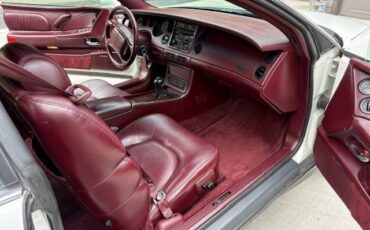 Buick-riviera-1996-white-5