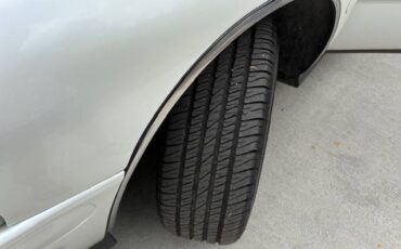 Buick-riviera-1996-white-8