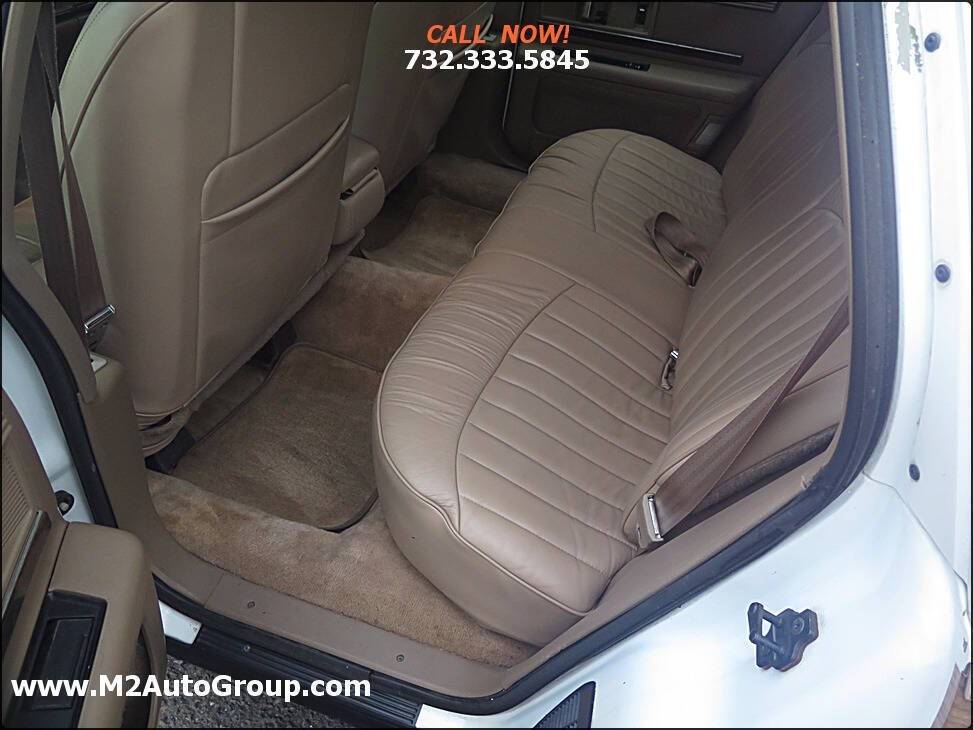 Buick-roadmaster-1996-white-52