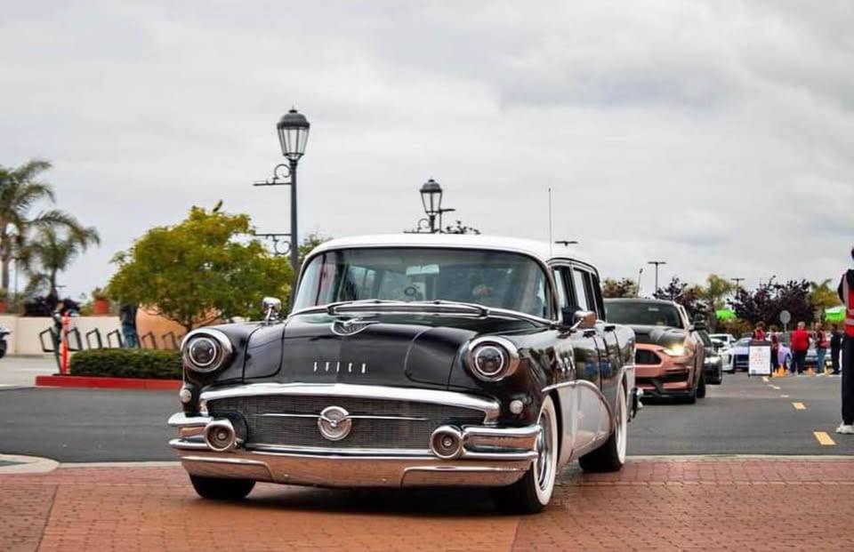 Buick-roadmaster-estate-wagon-1956-black-4