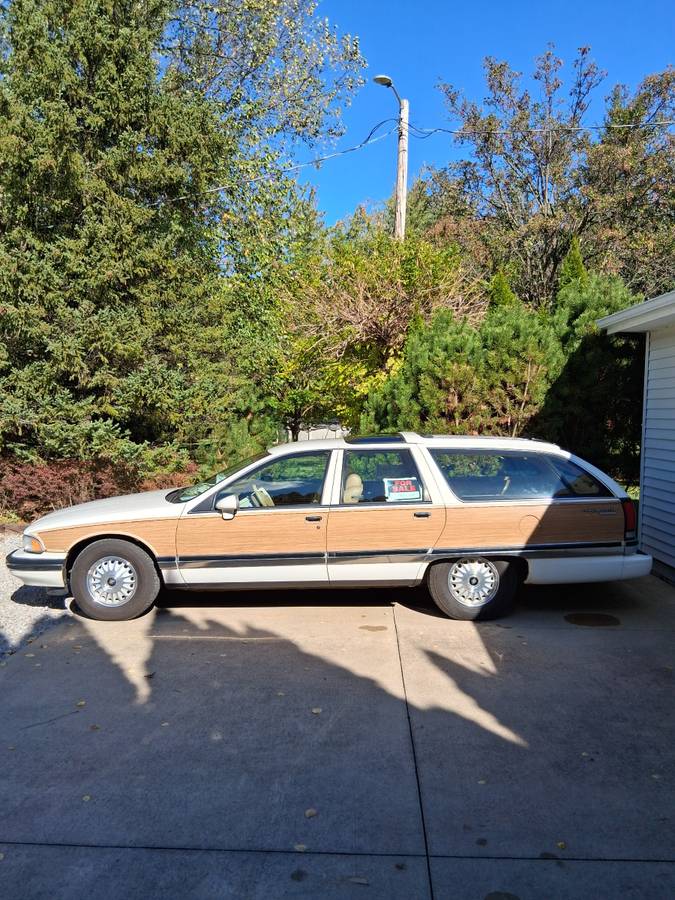 Buick-roadmaster-estate-wagon-1991-white-2