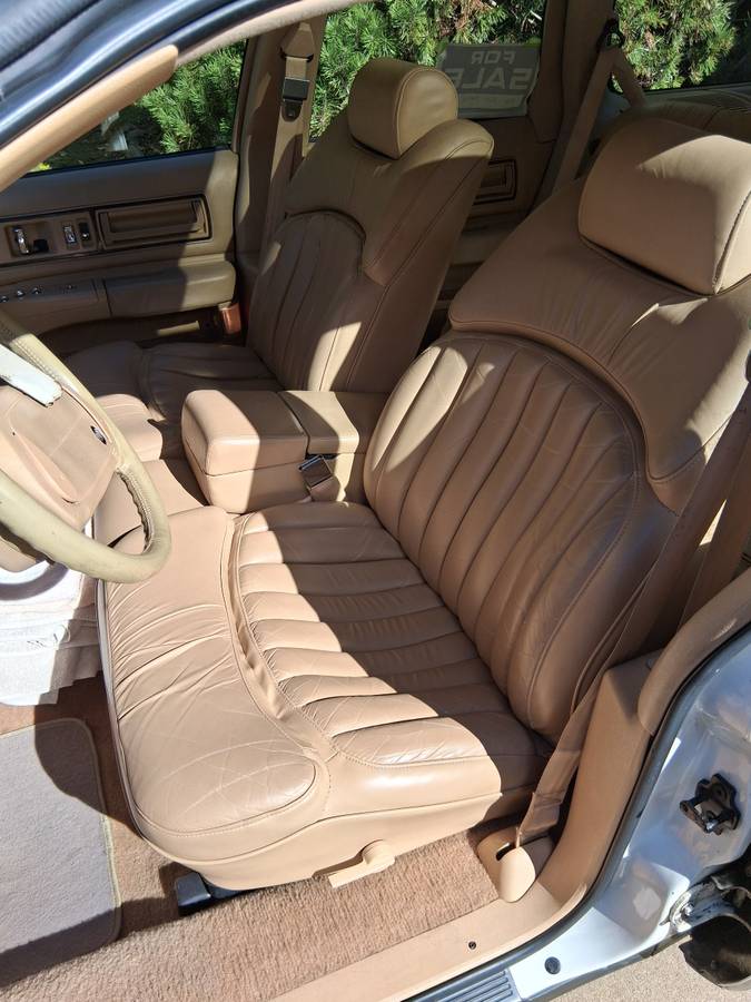 Buick-roadmaster-estate-wagon-1991-white-3