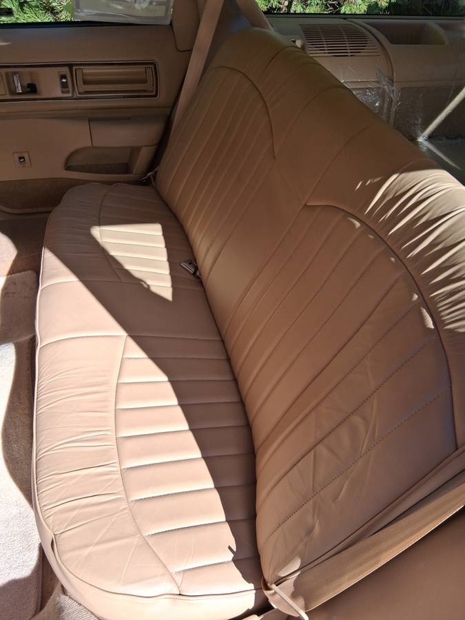 Buick-roadmaster-estate-wagon-1991-white-4