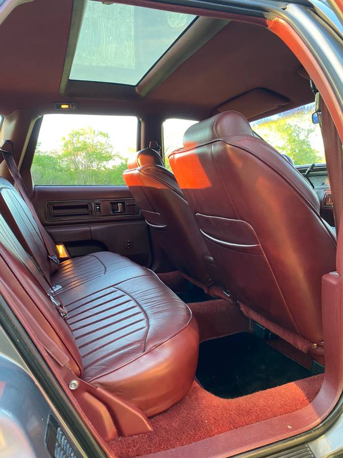 Buick-roadmaster-estate-wagon-1992-blue-15