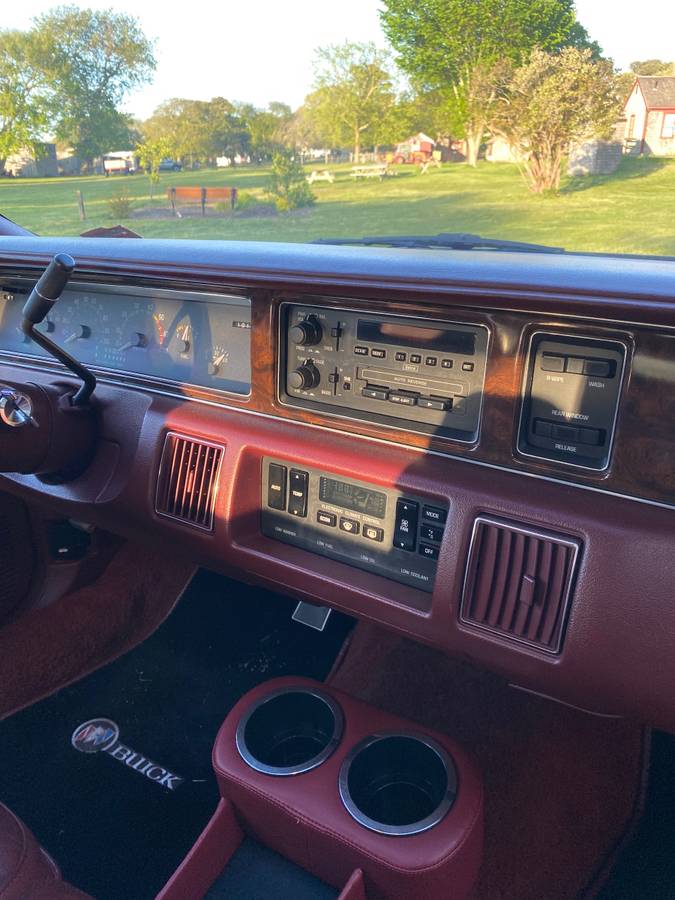 Buick-roadmaster-estate-wagon-1992-blue-18