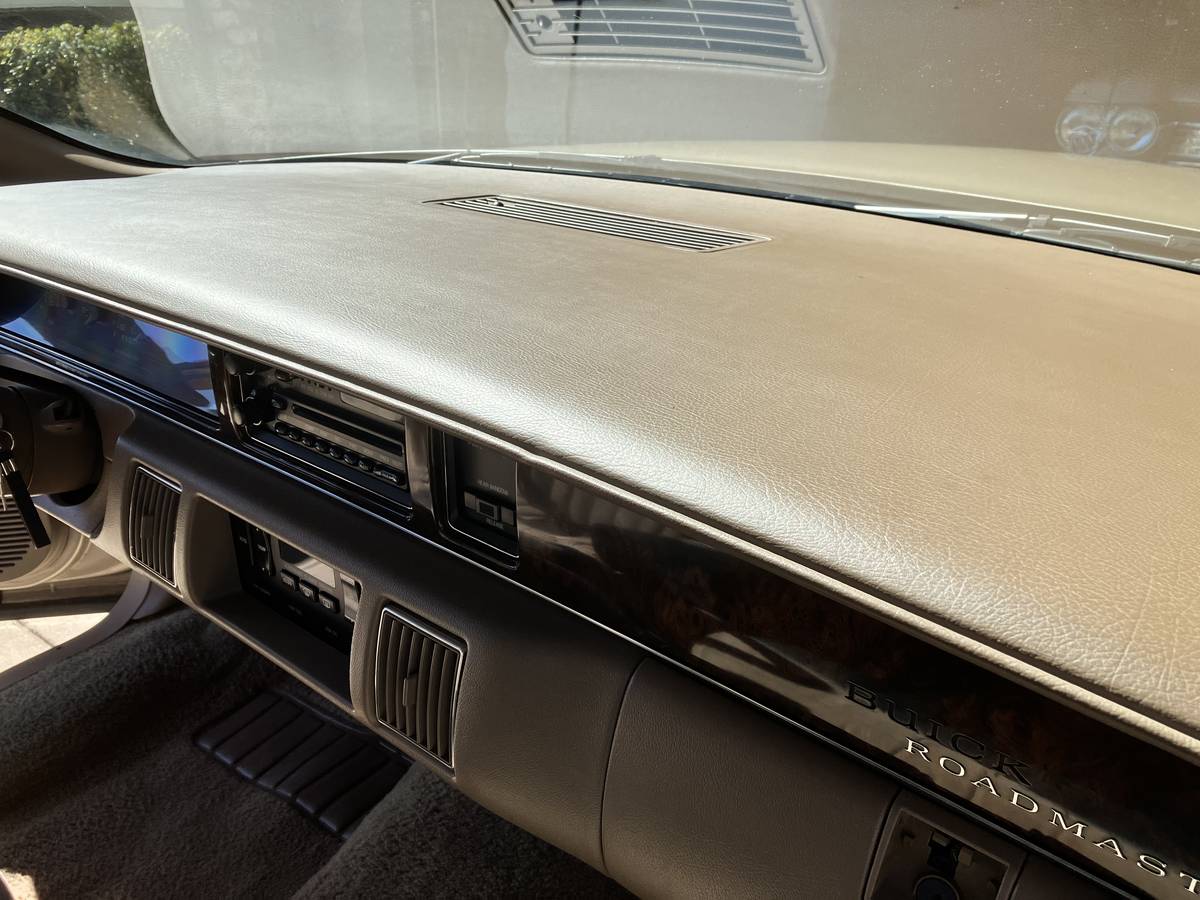 Buick-roadmaster-estate-wagon-1993-custom-10