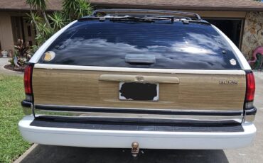 Buick-roadmaster-estate-wagon-1994-white-12