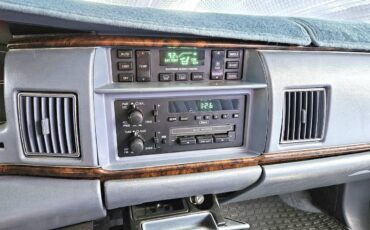 Buick-roadmaster-estate-wagon-1994-white-17