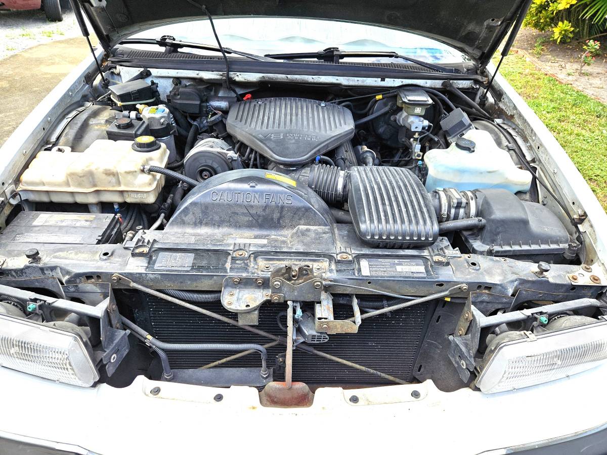 Buick-roadmaster-estate-wagon-1994-white-19