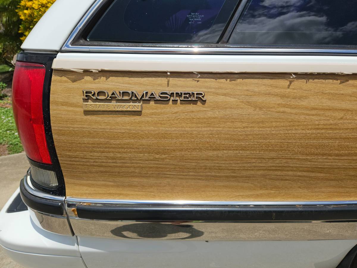 Buick-roadmaster-estate-wagon-1994-white-21