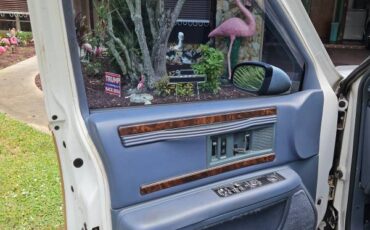 Buick-roadmaster-estate-wagon-1994-white-3