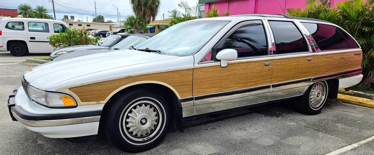 Buick-roadmaster-estate-wagon-1994-white