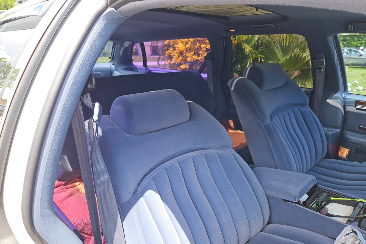 Buick-roadmaster-estate-wagon-1994-white-9