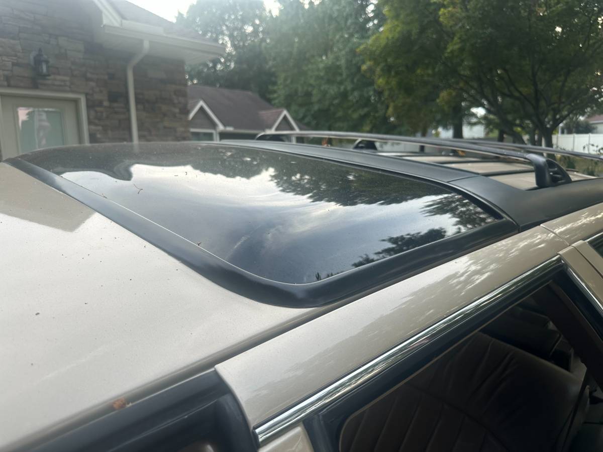 Buick-roadmaster-estate-wagon-1996-14