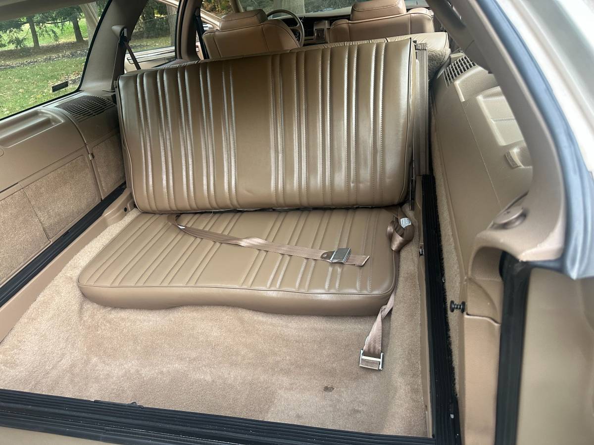 Buick-roadmaster-estate-wagon-1996-2