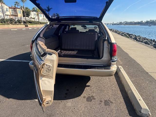 Buick-roadmaster-estate-wagon-1996-26