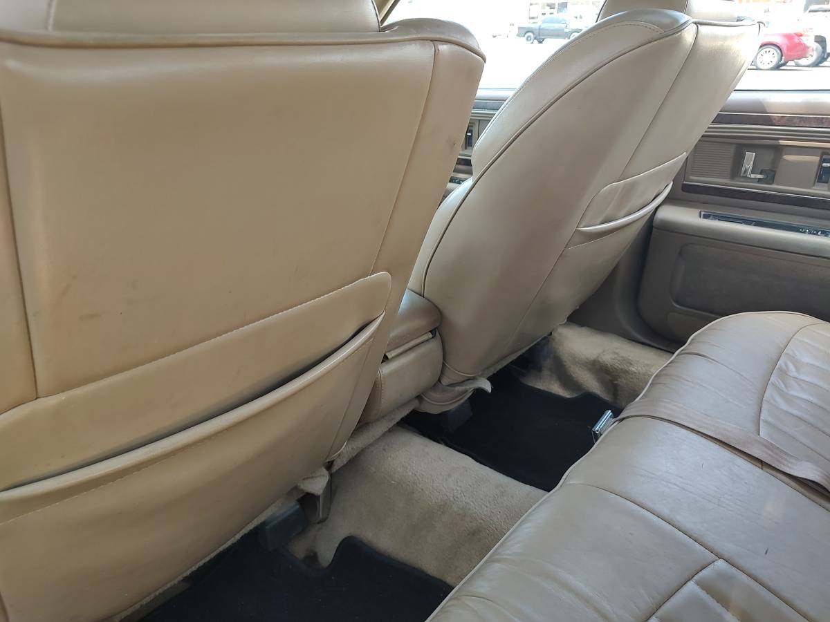 Buick-roadmaster-estate-wagon-1996-white-4