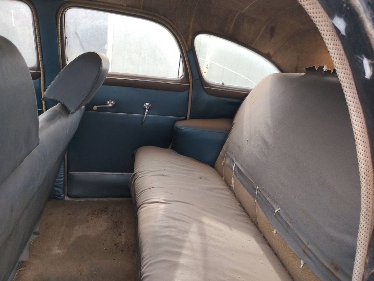 Buick-sedan-series-1947-black-11