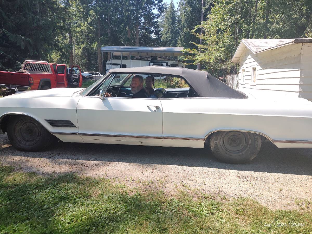 Buick-wildcat-1966-white-1