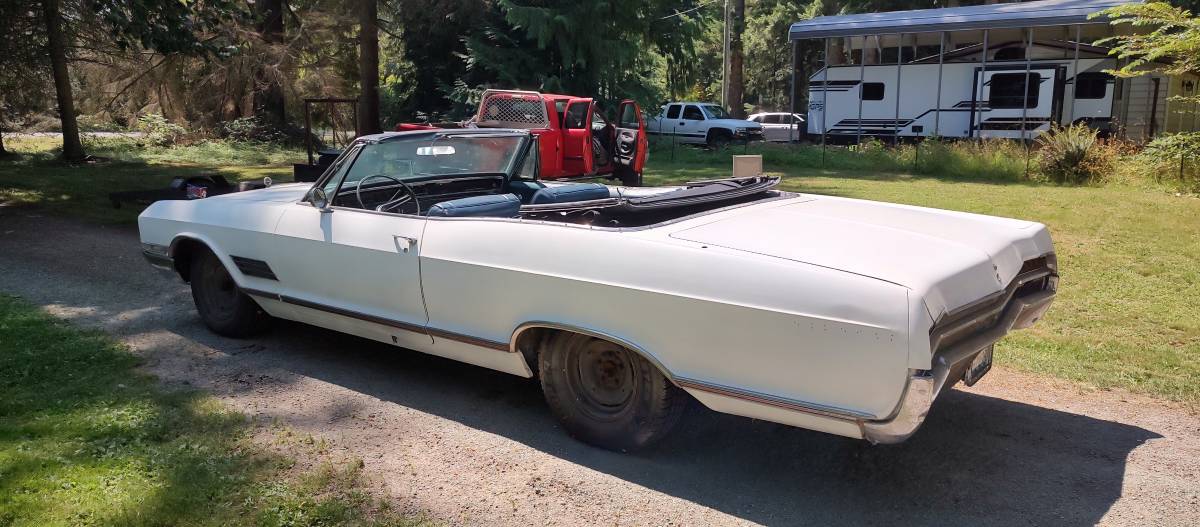 Buick-wildcat-1966-white